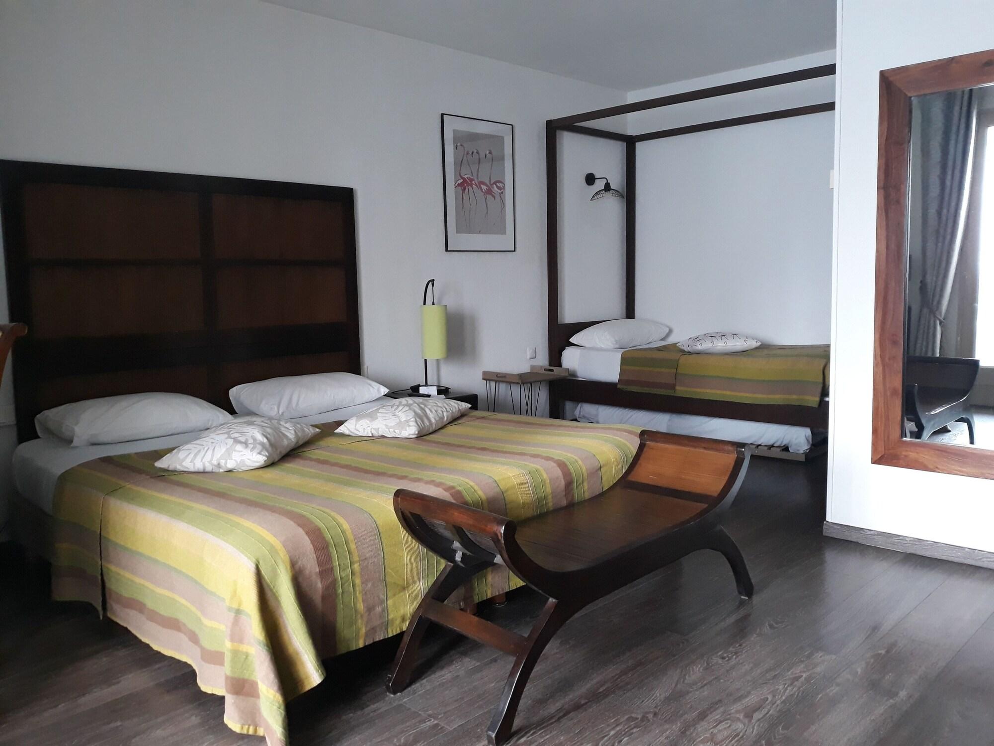 เบสต์ เวสเทิร์น โลร็องเฌอรี Hotel นีมส์ ภายนอก รูปภาพ