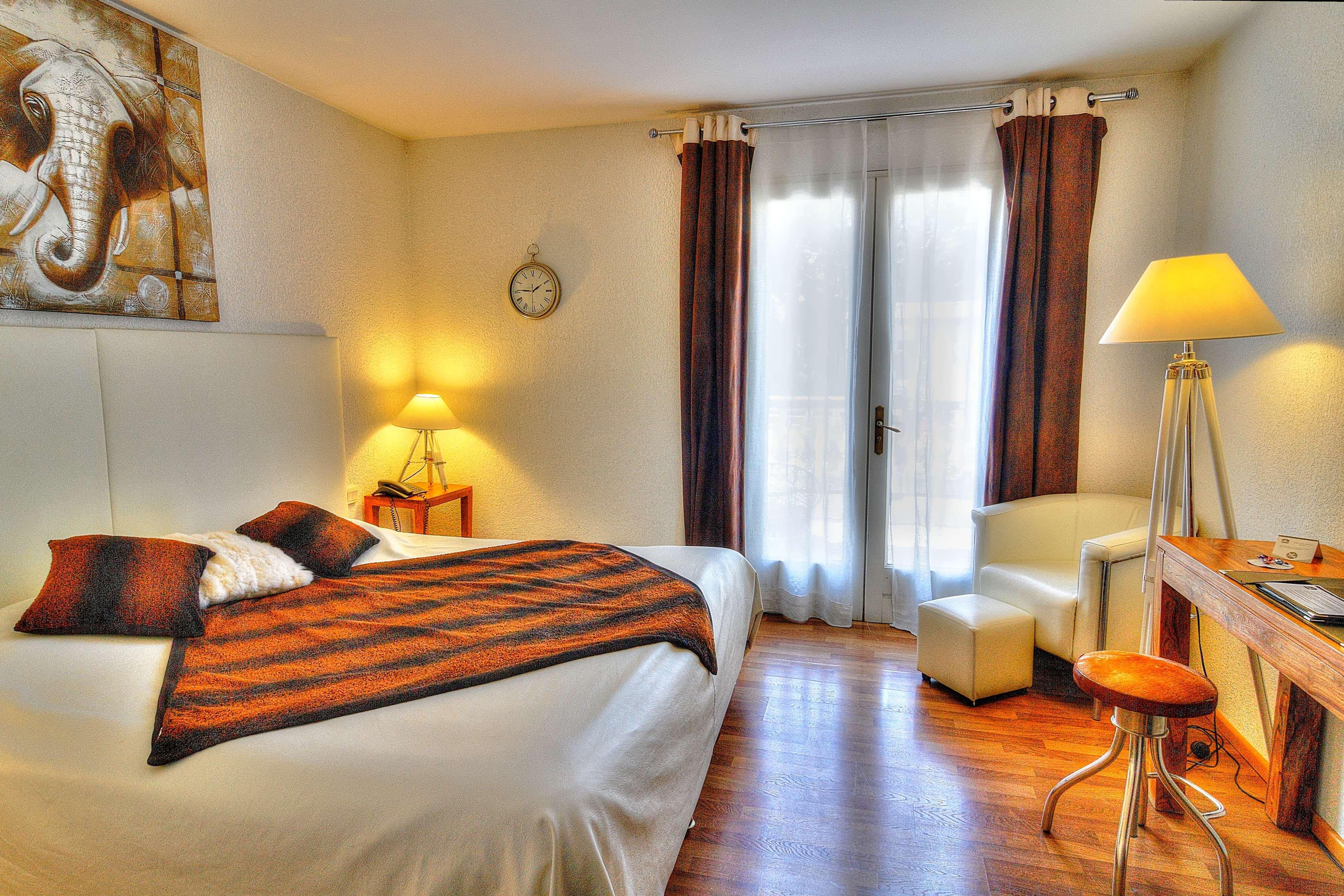 เบสต์ เวสเทิร์น โลร็องเฌอรี Hotel นีมส์ ภายนอก รูปภาพ